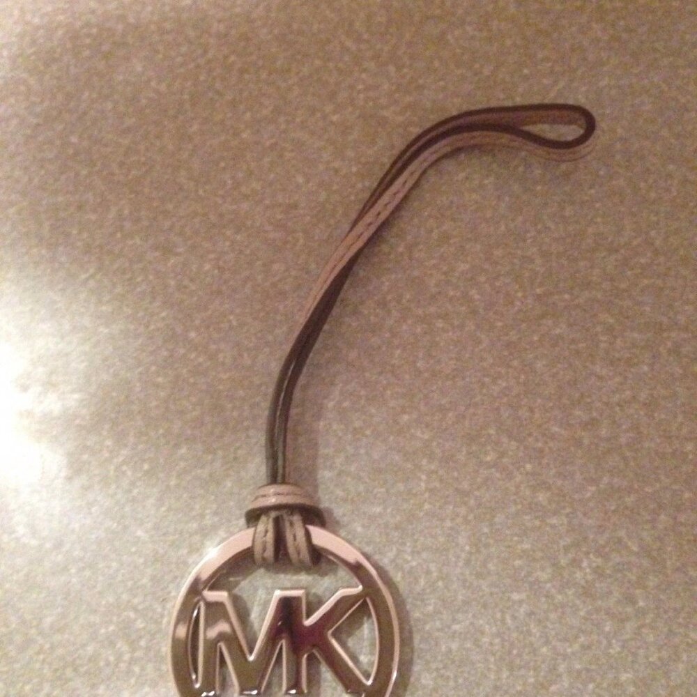 New Michael Kors Signature Hang tag Fob Charm MATTE GRAY SILVER 2" wide 5" long